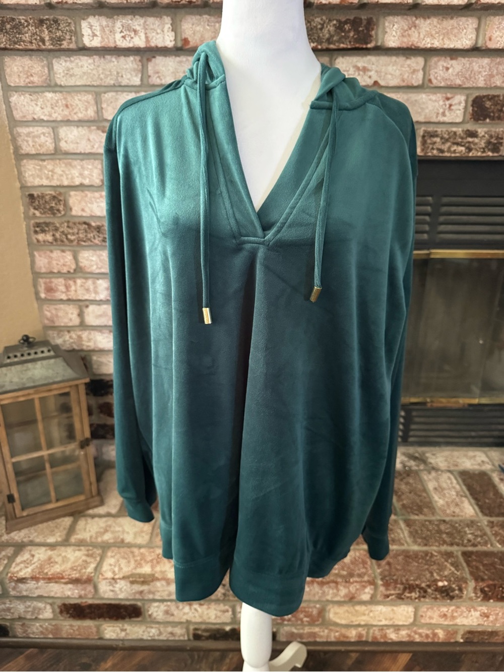Cable & Gauge Studio Velour V-Neck Hoodie – NWT - Picture 2 of 6